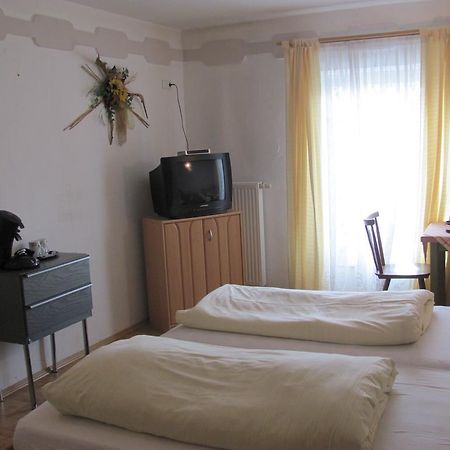 Hotel Negele Hohenfurch エクステリア 写真