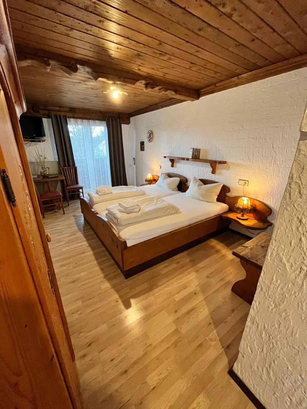 Hotel Negele Hohenfurch エクステリア 写真